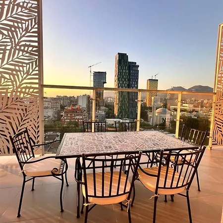 Centre Penthouse Apartment