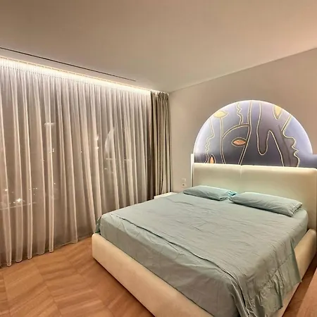 Centre Penthouse Τίρανα