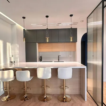 Centre Penthouse *