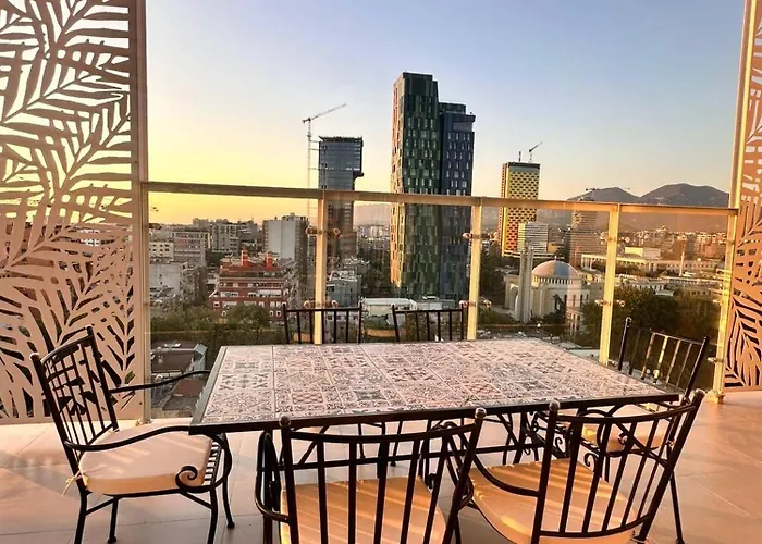 Centre Penthouse Apartment