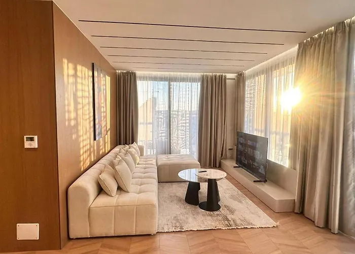 Centre Penthouse *